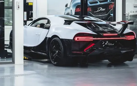 Ile kosztuje wymiana oleju w Bugatti Chiron? Zaskakujące ceny!