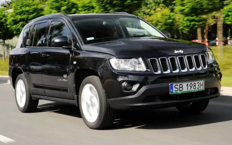 Ile pali jeep compass 2.4 benzyna? Sprawdź realne spalanie w mieście i trasie
