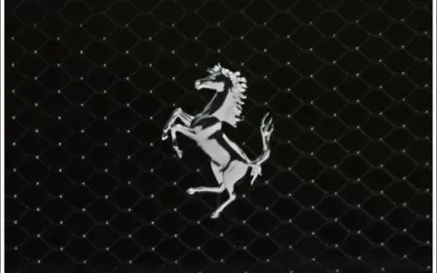 Jak wygląda znaczek Ferrari? Odkryj jego tajemnice i symbolikę