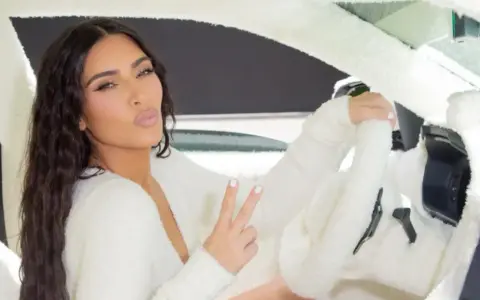 Kim Kardashian i Lamborghini Aventador: Symbol miłości czy ekstrawagancji?