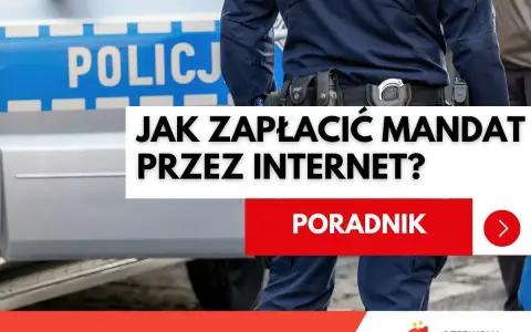 Policjant obok radiowozu. Poradnik: jak zapłacić mandat przez internet. Czerwona skarbonka.